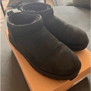 UGG Ultra Mini Black
